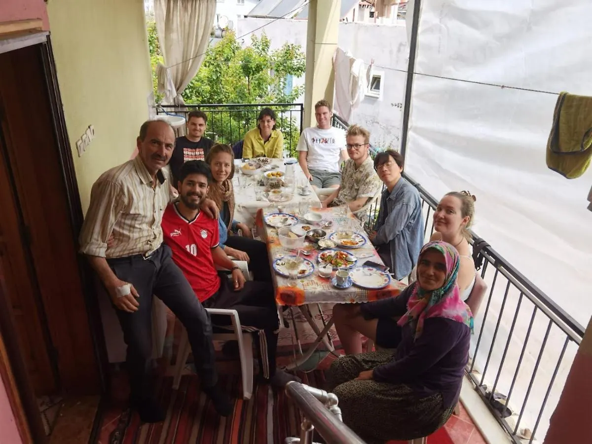 Adventurous Local Hostel Φετιγιέ