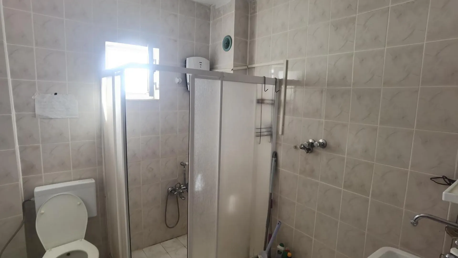 Adventurous Local Hostel Φετιγιέ
